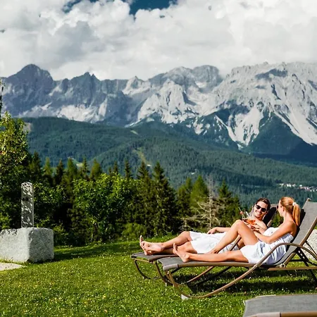 Almwelt Austria Otel 4*