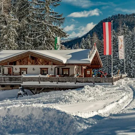 Almwelt Austria Otel