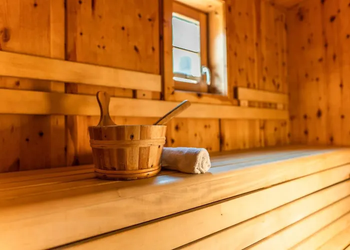 Отель Almwelt Austria 4*