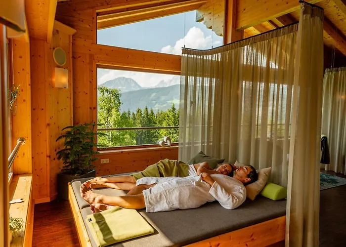 Отель Almwelt Austria 4*